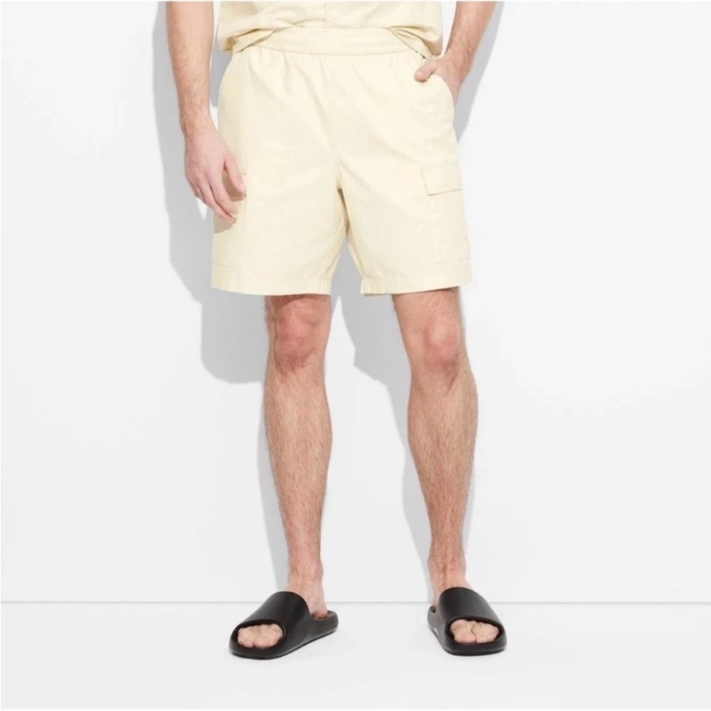 S74 NWT Original Use Men’s Pull On Cargo Utility Shorts - Size: Medium